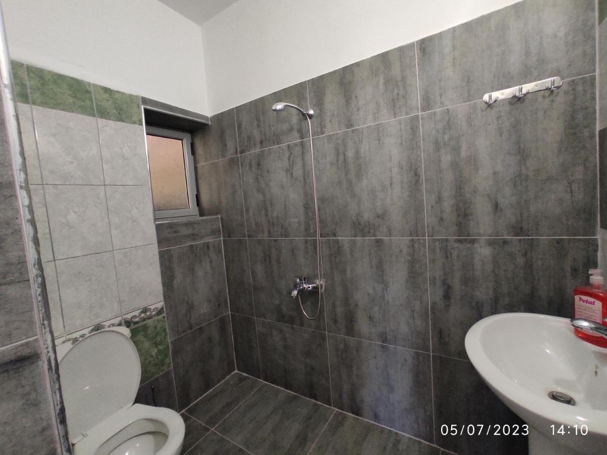 Guest House Pashollari Μπεράτ Εξωτερικό φωτογραφία