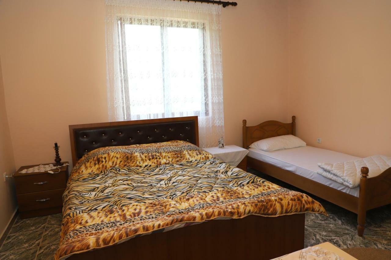 Guest House Pashollari Μπεράτ Εξωτερικό φωτογραφία