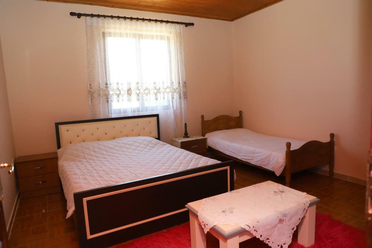 Guest House Pashollari Μπεράτ Εξωτερικό φωτογραφία