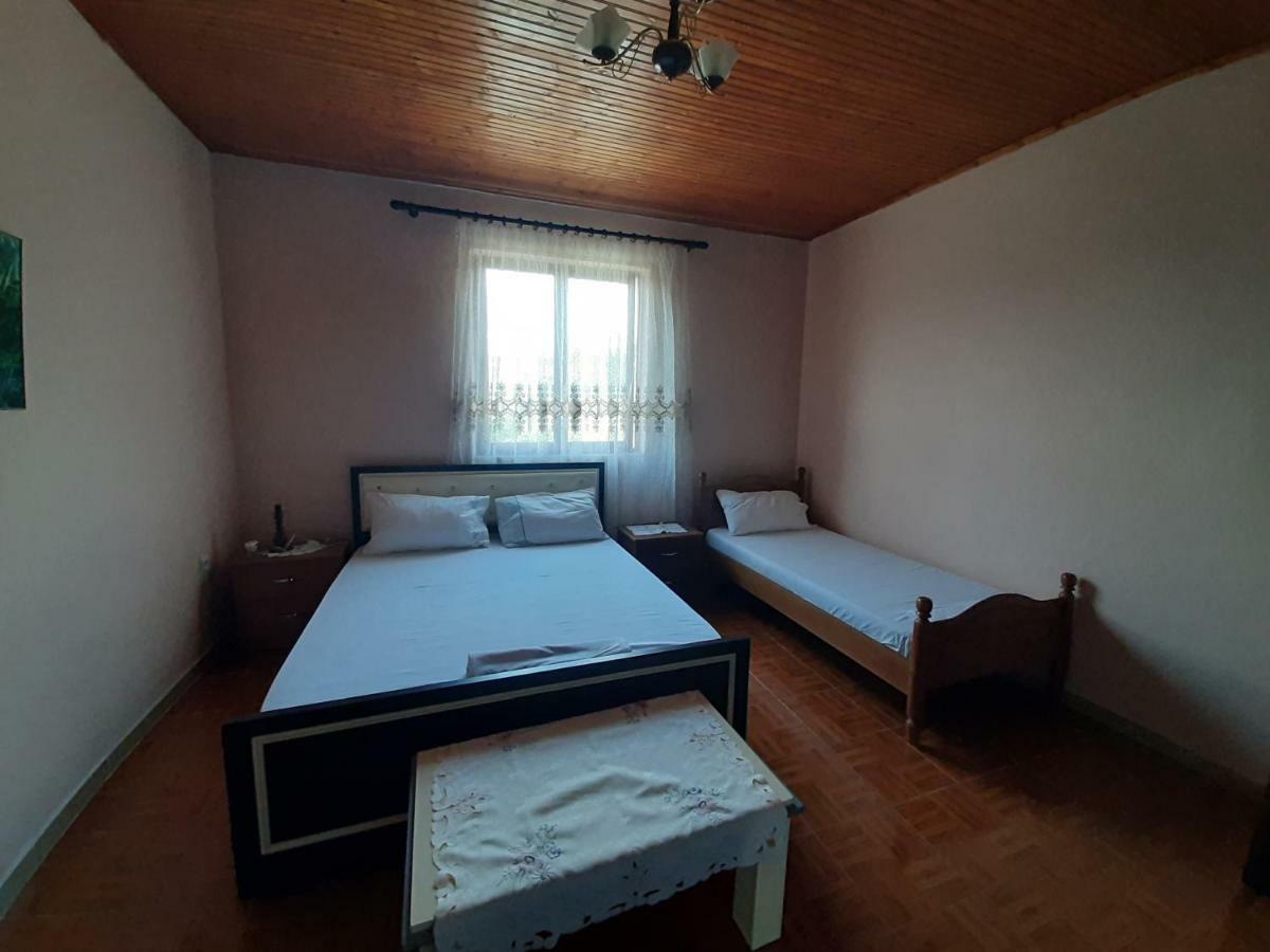 Guest House Pashollari Μπεράτ Εξωτερικό φωτογραφία